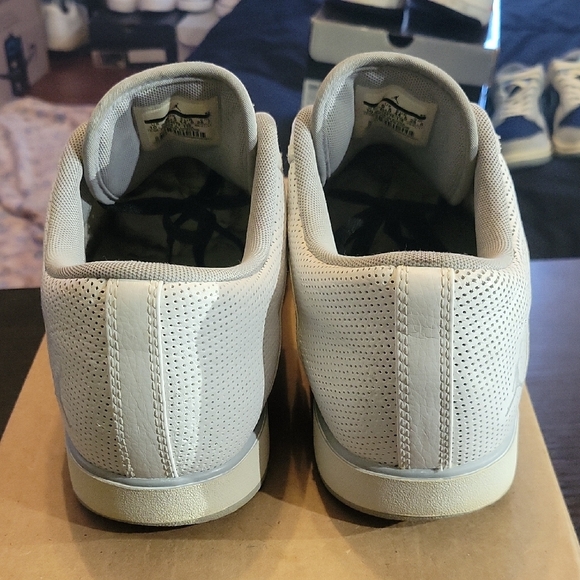 Jordan Sky High Low Rare "White Wolf Grey" (2011) Mens 10.5 Womens 12 EUC - Picture 5 of 10